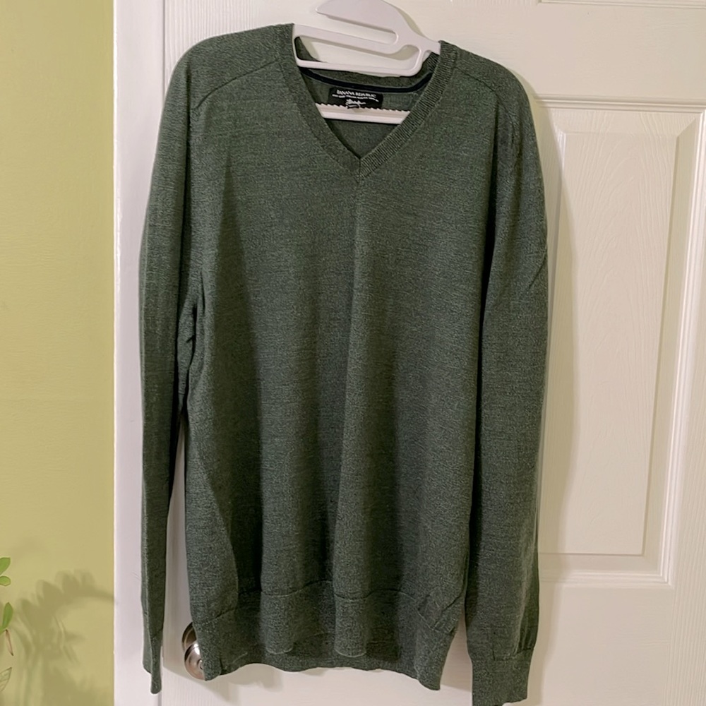 BANANA REPUBLIC V-Neck Men’s sweater